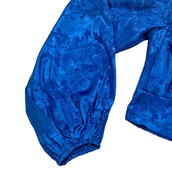 Miss Lola Blue Floral Crop - Picture 3 of 5